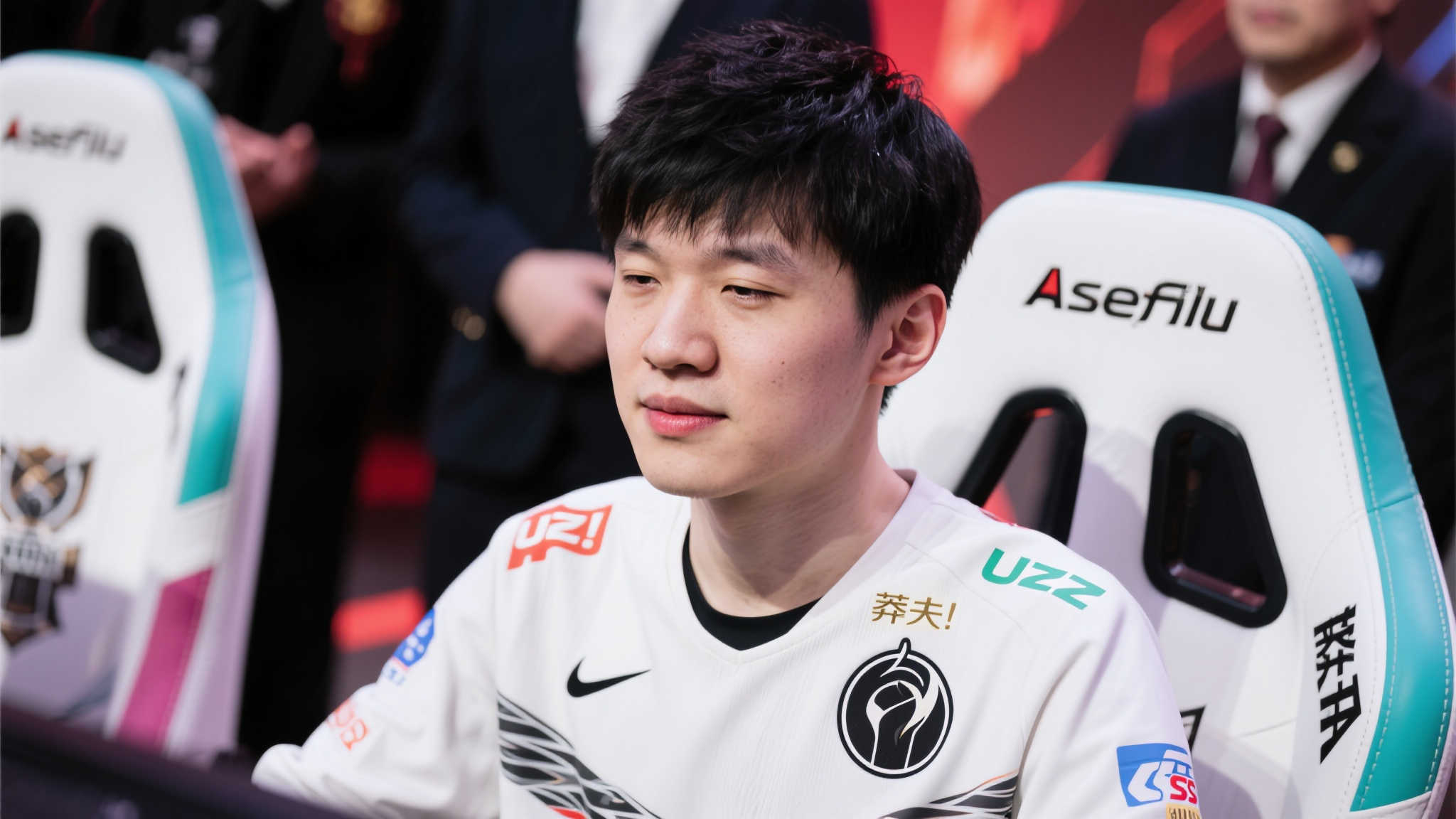 三、心态与坚持：从争议到尊重
当然，提